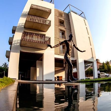 Holiday Inn & Suites Bengaluru Whitefield Экстерьер фото