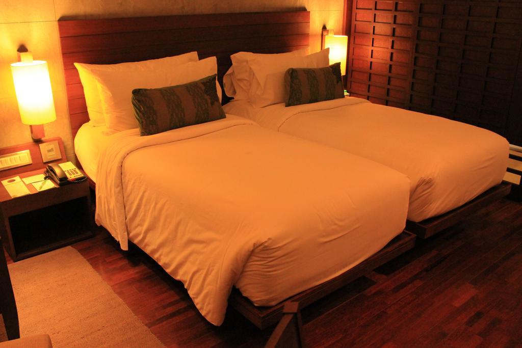 Holiday Inn & Suites Bengaluru Whitefield Экстерьер фото