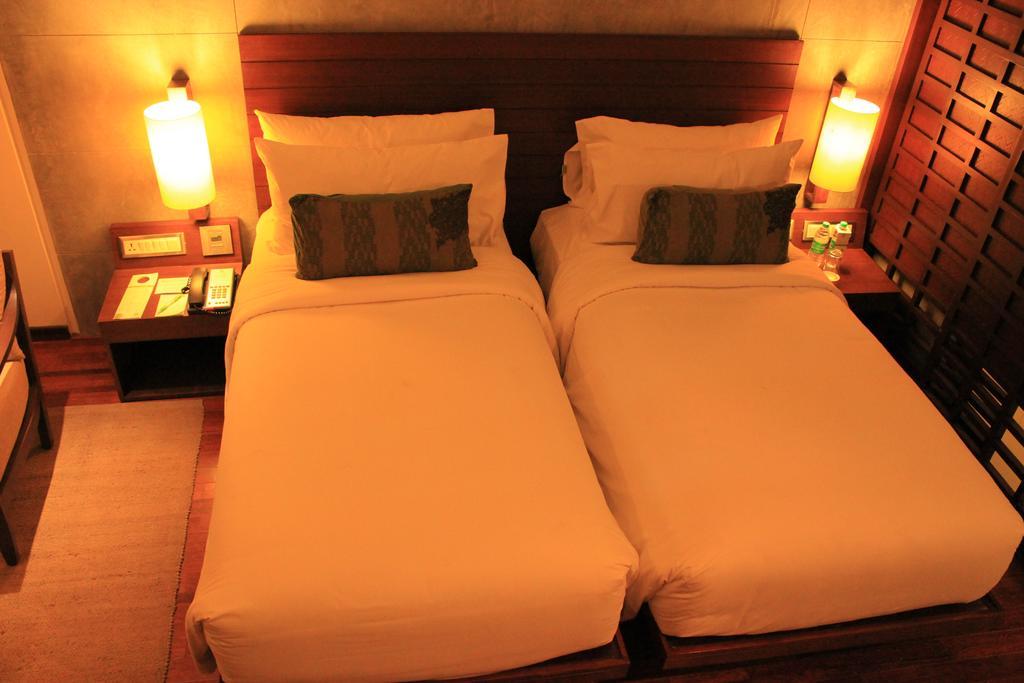 Holiday Inn & Suites Bengaluru Whitefield Экстерьер фото