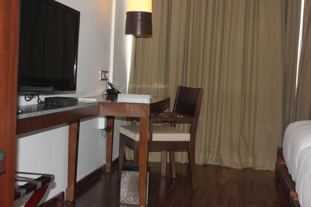 Holiday Inn & Suites Bengaluru Whitefield Экстерьер фото