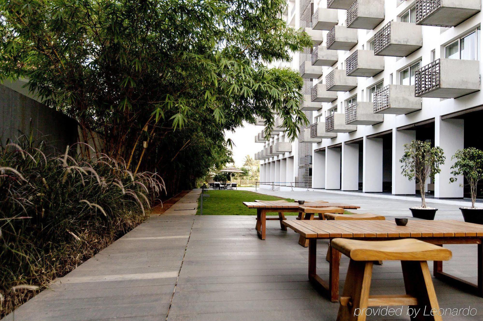 Holiday Inn & Suites Bengaluru Whitefield Экстерьер фото
